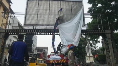 Libatkan Personel Gabungan, Bawaslu Kota Sukabumi Tertibkan Ratusan APK