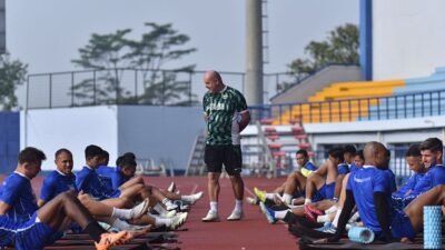 Bojan Hodak Tidak Risau dengan Krisis Bek Kanan yang Dialami Persib, Ini Alasannya