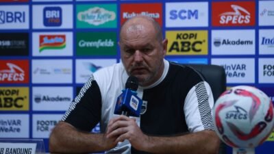 Pelatih Persib Ungkap Alasan Timnya Gagal Raih Poin Penuh di Markas Madura United