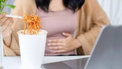 Wajib Tahu! Ini Tanda Kamu Terlalu Banyak Konsumsi Makanan Pedas