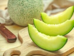 Sering Makan Buah Melon? Jangan di Konsumsi Bersamaan dengan Makanan ini!