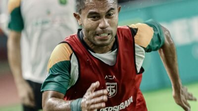 Pemain bertahan Persebaya, Ardi Idrus. (Twitter/X @persebayaupdate)