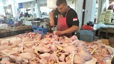 Harga Daging Ayam di Pasar Kota Sukabumi Diakhir Pekan