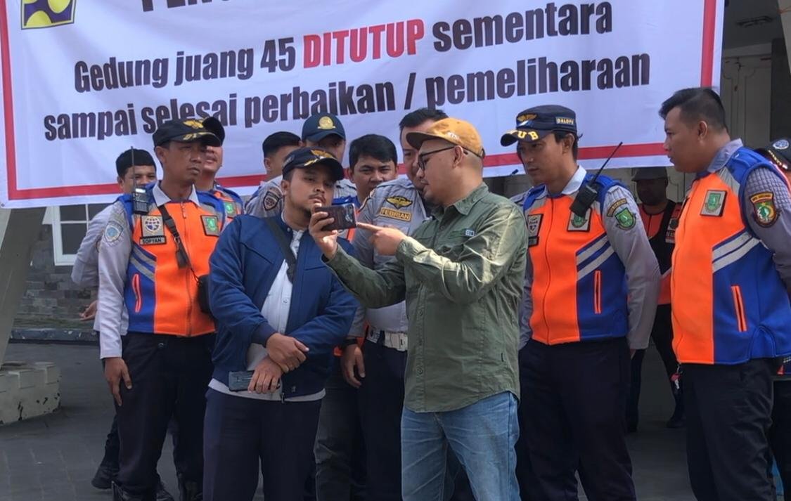 Sejumlah personel Dishub Kota Sukabumi mengikuti pelatihan digital photography yang digelar di halaman Gedung Juang 45, pada Sabtu, 19 Oktober 2024. Foto: Nuria Ariawan/HALOSMI.