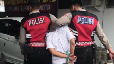 Seorang pelajar yang terlibat aksi tawuran di Lapang Merdeka, Kota Sukabumi berhasil diamankan petugas, pada Senin, 21 Oktober 2024. Foto: Nuria Ariawan/HALOSMI.