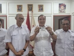Konsolidasi Pemenangan di Pilkada Kota Sukabumi, Dida Sembada Terima KTA Jadi Kader Partai Gerindra