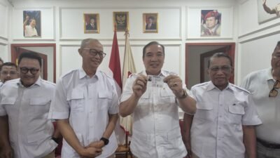 Konsolidasi Pemenangan di Pilkada Kota Sukabumi, Dida Sembada Terima KTA Jadi Kader Partai Gerindra