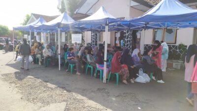 Pelaksanaan Operasi Pasar Bersubsidi (Opadi) yang digelar di halaman kantor Kelurahan Gunungpuyuh, pada Kamis, 24 Oktober 2024. Foto: Istimewa.