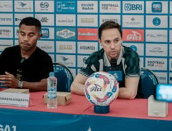 Paul Munster Soroti Kepemimpinan Wasit Usai Timnya Menelan Kekalahan dari Persib