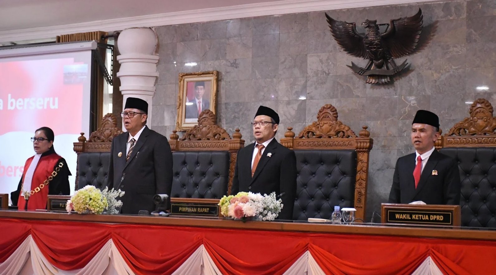 Pj Wali Kota Sukabumi, Kusmana Hartadji, menghadiri Rapat Paripurna Pengucapan Sumpah/Janji Pimpinan DPRD masa jabatan 2024- 2029 yang digelar di Kantor DPRD, pada Selasa, 15 Oktober 2024. Foto: Dokpim Kota Sukabumi.