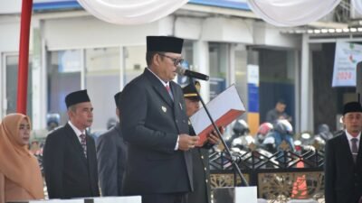 Pj Wali Kota Sukabumi, Kusmana Hartadji, memimpin upacara peringatan Hari Sumpah Pemuda ke-96, pada Senin, 28 Oktober 2024. Foto: Dokpim Kota Sukabumi.