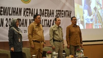Pj Wali Kota Sukabumi, Kusmana Hartadji, menghadiri sosialisasi penyelenggaraan pemilihan Kepala Daerah serta Netralitas ASN yang digelar di salah satu hotel di Jalan Siliwangi, pada Selasa, 29 Oktober 2024. Foto: Dokpim Kota Sukabumi.