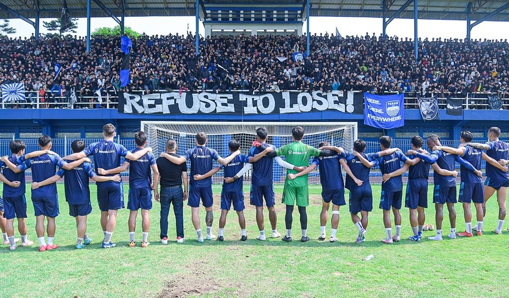 Skuat Persib Bandung mendapat dukungan penuh dari ribuan bobotoh. (Media Officer Persib)
