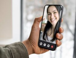 Cara Mudah Gunakan Filter dan Background WhatsApp saat Video Call