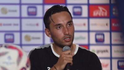 Terungkap! Ini Alasan Ezra Walian Hijrah ke Persik Kediri, Dibocorkan oleh Mantan Pemain Persib
