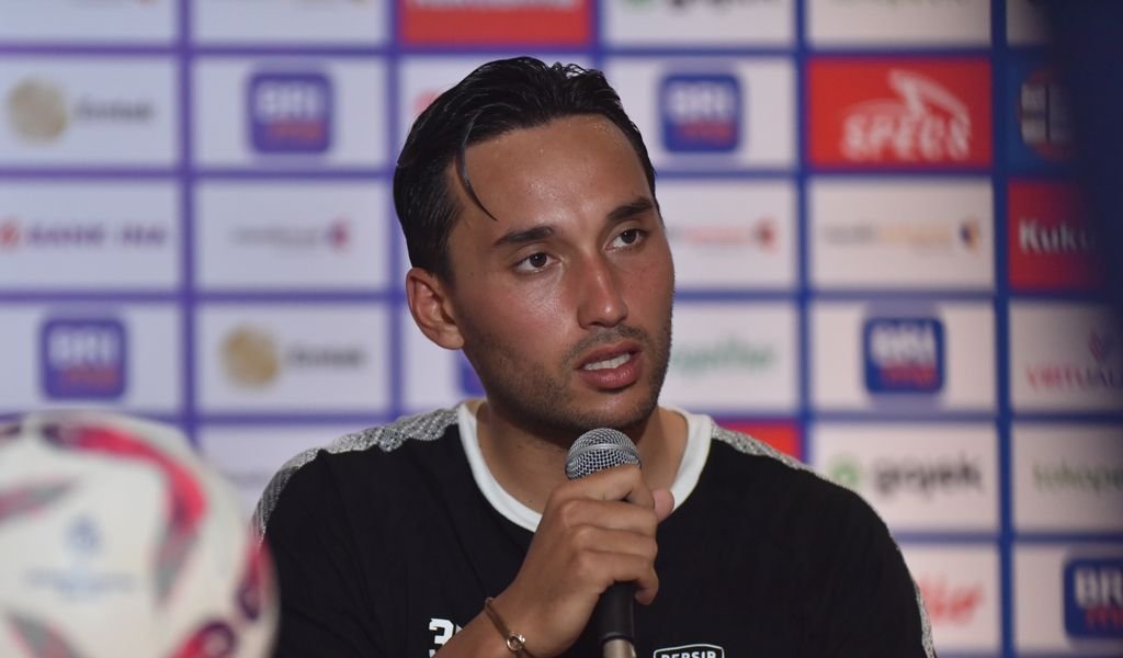 Mantan pemain Persib, Ezra Walian. (Media Officer Persib)