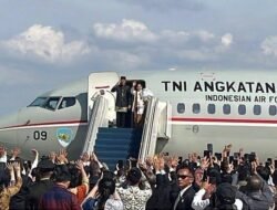 Momen Haru, saat Jokowi dan Ibu Iriana Tiba di Bandara Adi Soemarmo Solo
