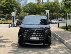 Jokowi Dapat Toyota Alphard AD 1 JKW untuk Pulang Kampung!