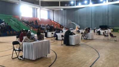 Sejumlah peserta dari SMA dan SMK se-Kota dan Kabupaten Sukabumi saat mengikuti kegiatan Sapma Smart Teen Challenge di GOR Merdeka, pada Jumat, 8 November 2024. Foto: Nuria Ariawan/HALOSMI.