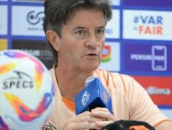 Pieter Huistra Sebut Laga Persib vs Borneo FC Pertemuan Dua Tim Top