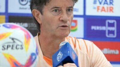 Pieter Huistra Sebut Laga Persib vs Borneo FC Pertemuan Dua Tim Top