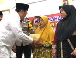 Menteri Sosial Turun Langsung, Berikan Santunan untuk Korban Longsor di Pesantren Yaspida