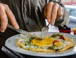 Makanan Ini Jangan di Konsumsi Bersamaan dengan Telur, Kenapa ya?