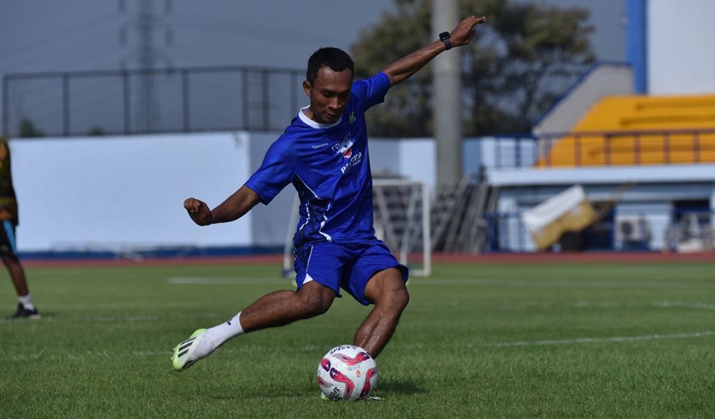 Bek kanan Persib Bandung, Robi Darwis. (Media Officer Persib)