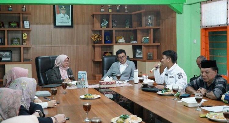 Komisi III DPRD Kota Sukabumi melakukan kunjungan ke DLH, pada Rabu kemarin, 4 Desember 2024. Foto: Istimewa.