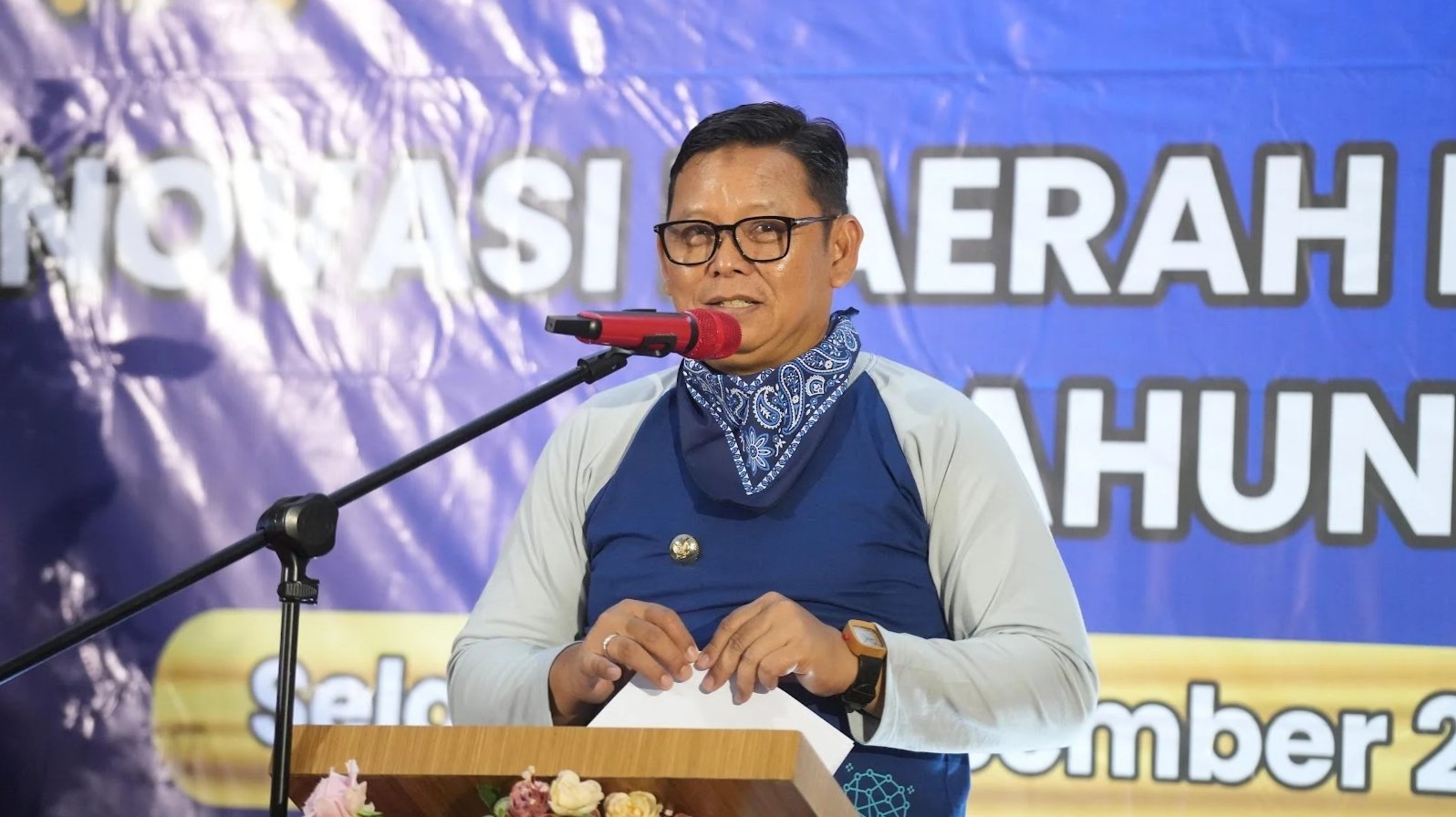 Pj Wali Kota Sukabumi, Kusmana Hartadji, saat memberikan sambutan dalam rakor dan evaluasi inovasi daerah Kota Sukabumi tahun 2024, di salah satu hotel di Jalan Siliwangi. Foto: Istimewa.