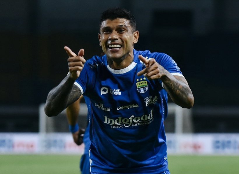 Selebrasi Ciro Alves setelah membuka keunggulan Persib atas Malut United, di Stadion Gelora Bandung Lautan Api, Jumat 13 Desember 2024. (Media Officer Persib)