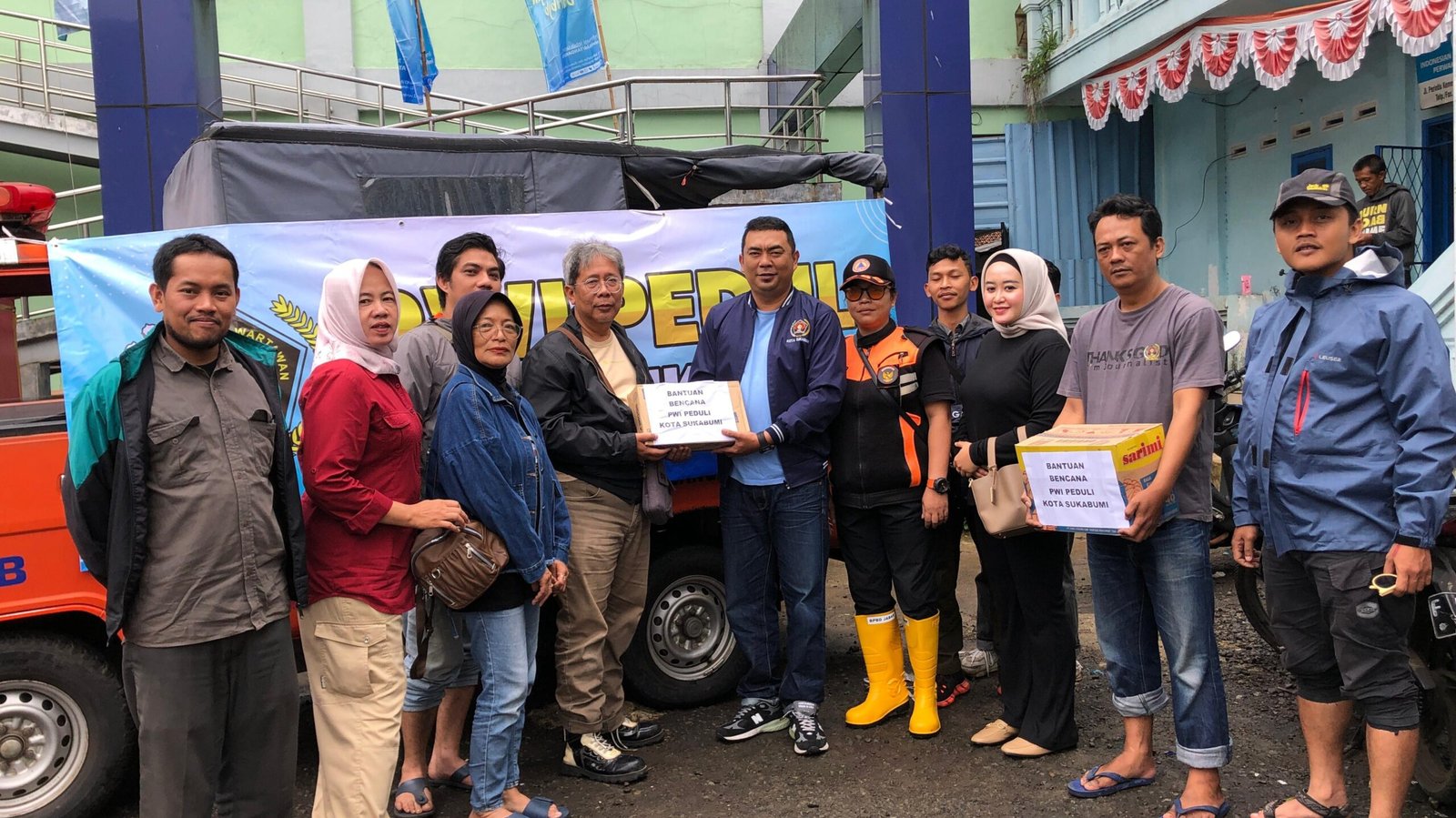 PWI Peduli Kota Sukabumi berkolaborasi dengan BPBD akan menyalurkan bantuan untuk korban terdampak bencana di Kecamatan Nyalindung, Kabupaten Sukabumi, pada Sabtu, 14 Desember 2024. Foto: Istimewa.