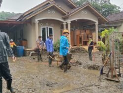 Status Tanggap Darurat Bencana Kabupaten Sukabumi, Mahasiswa Salurkan Bantuan Logistik Bagi Korban