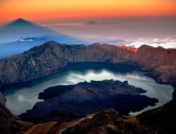 Jalur Pendakian Gunung Rinjani Ditutup Tahun 2025