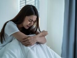 Meluapkan Emosi dengan Menangis Ternyata Banyak Manfaatnya Loh!