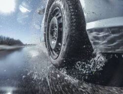 Cegah Aquaplaning Agar Tak Berakibat Fatal di Jalan Tol