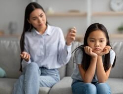 Ketahui! Kesalahan Orang Tua yang Sebabkan Anak Menjadi People Pleaser