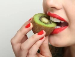 Daftar Buah Ini Bisa Mencerahkan Kulit Secara Alami, Yuk Cobain!