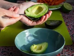 Awas! Kelompok Orang Ini Dilarang Makan Alpukat, Siapa Saja?