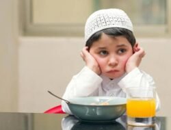 Begini Cara Melatih Anak Berpuasa, Jangan Buru-buru!