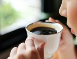 Ini Waktu Ideal Minum Kopi Saat Puasa Menurut Para Ahli