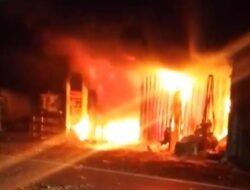 Si Jago Merah Melalap Rumah di Jampangtengah, Dua Warga Alami Luka Bakar