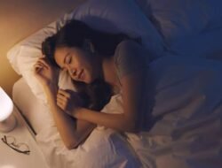 Mau Tidur Lebih Nyenyak, Gunakan Warna Lampu Terbaik Ini!
