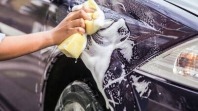Tips Mudah dan Praktis Mencuci Mobil Sendiri di Akhir Pekan