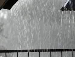 Peringatan BMKG soal Hujan Lebat di Musim Kemarau Wilayah Indonesia