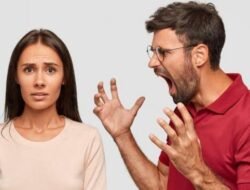 Ini Loh! Tanda Kalau Pasangan Kalian Memiliki Kecerdasan Emosional Rendah