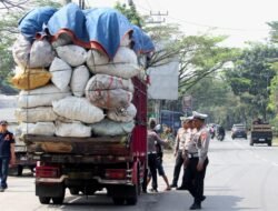 Polres Sukabumi Kota dan Dishub Gencarkan Sosialisasi ODOL di Lingkar Selatan, Dukung Indonesia Zero Overload dan Overdimension