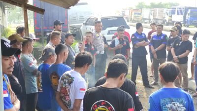 Satlantas Polres Sukabumi Kota Kawal Aksi Sopir Truk Tolak RUU ODOL 2025