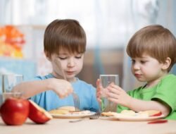 Jenis Buah yang Bagus untuk Kesehatan Otak Anak, Bantu Si Kecil Lebih Cerdas