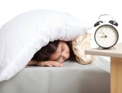 Sulit Bangun Pagi? Bisa Jadi Masih Melakukan Kebiasaan Buruk Sebelum Tidur!